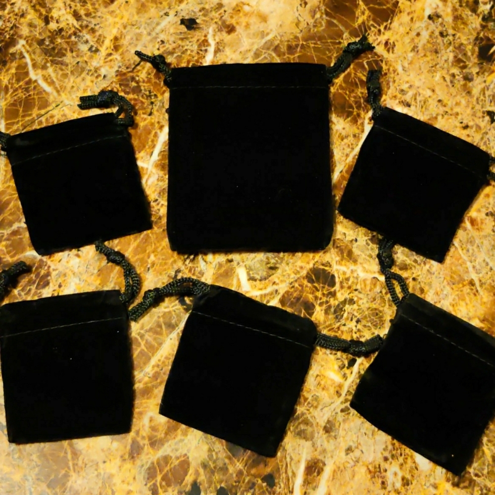 6 Velvet Jewelry Bags